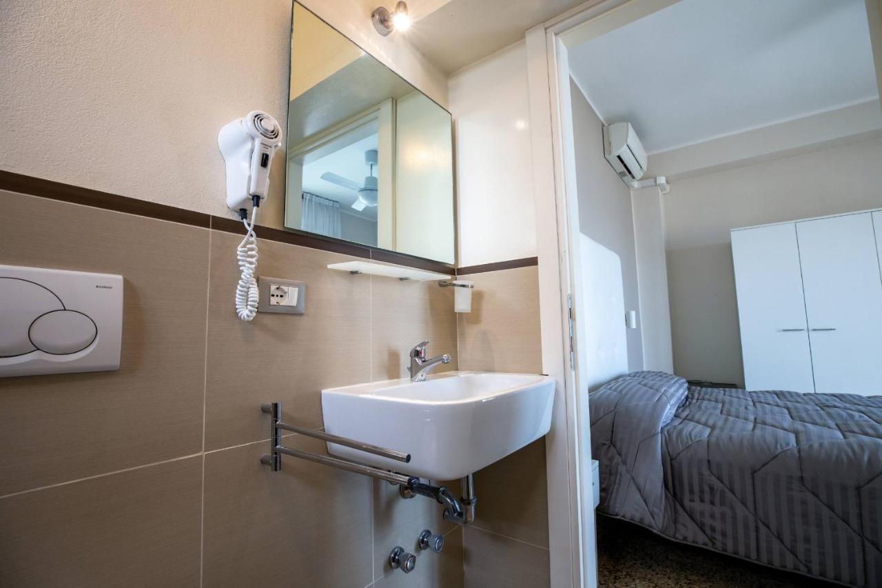 Hotel Deanna 벨레지아아지마리나 외부 사진