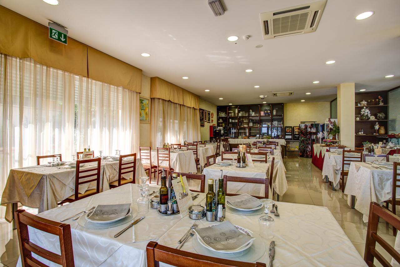 Hotel Deanna 벨레지아아지마리나 외부 사진