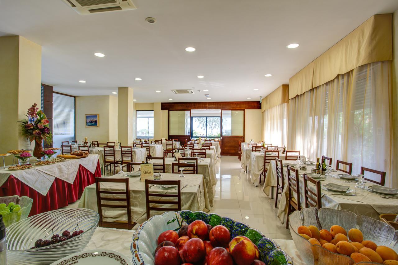 Hotel Deanna 벨레지아아지마리나 외부 사진