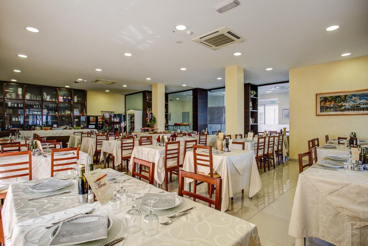 Hotel Deanna 벨레지아아지마리나 외부 사진