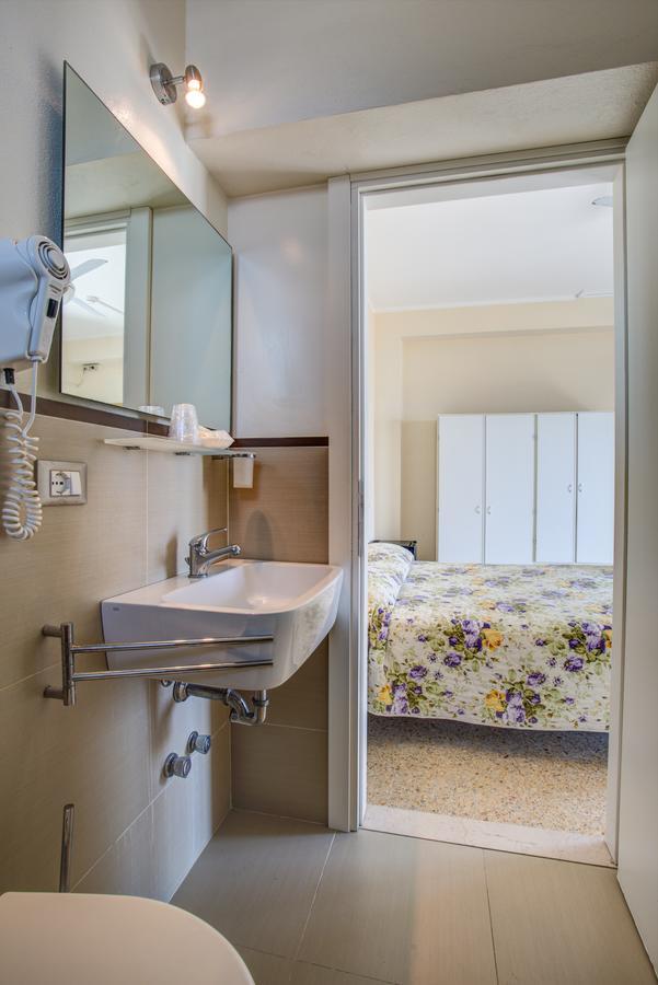 Hotel Deanna 벨레지아아지마리나 외부 사진