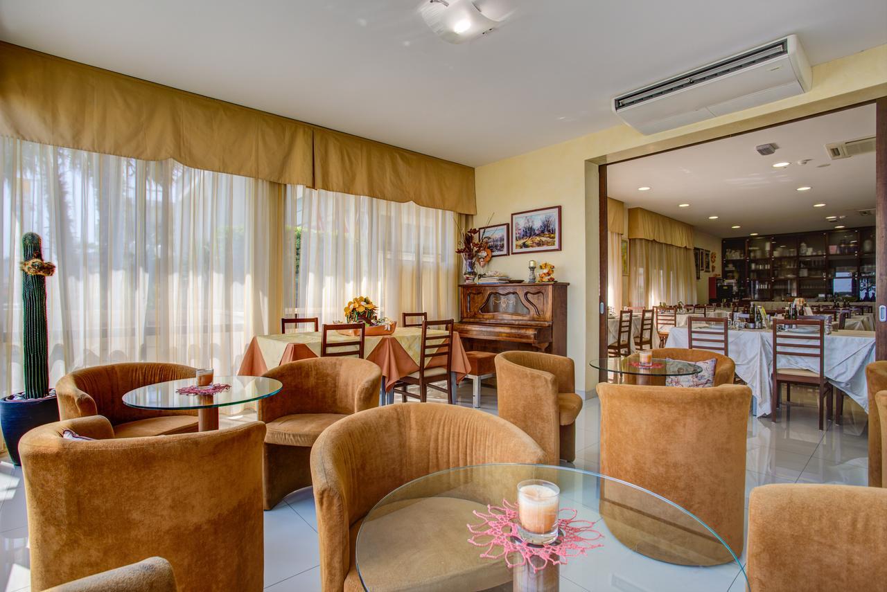 Hotel Deanna 벨레지아아지마리나 외부 사진