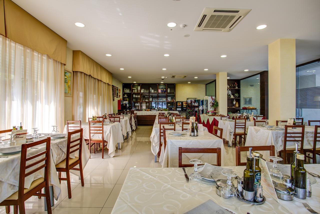 Hotel Deanna 벨레지아아지마리나 외부 사진